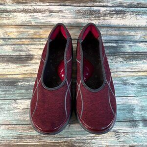 Bzees Ruby Slip On Shoes Womens 10 Red Comfort Wedge Loafers Fabric Casual Dress